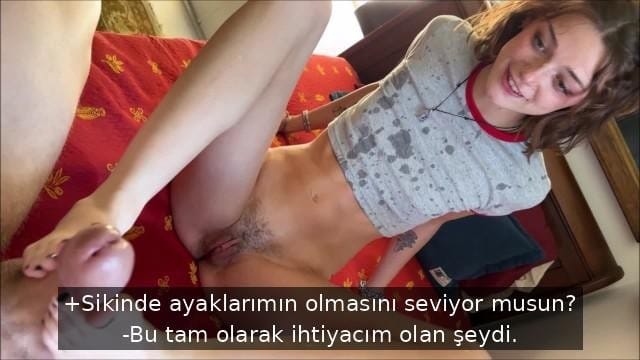 Can sıkıntısından sikişmeye yer arayan yeşil gözlü dilberin amını üvey kardeşi patlatıyor